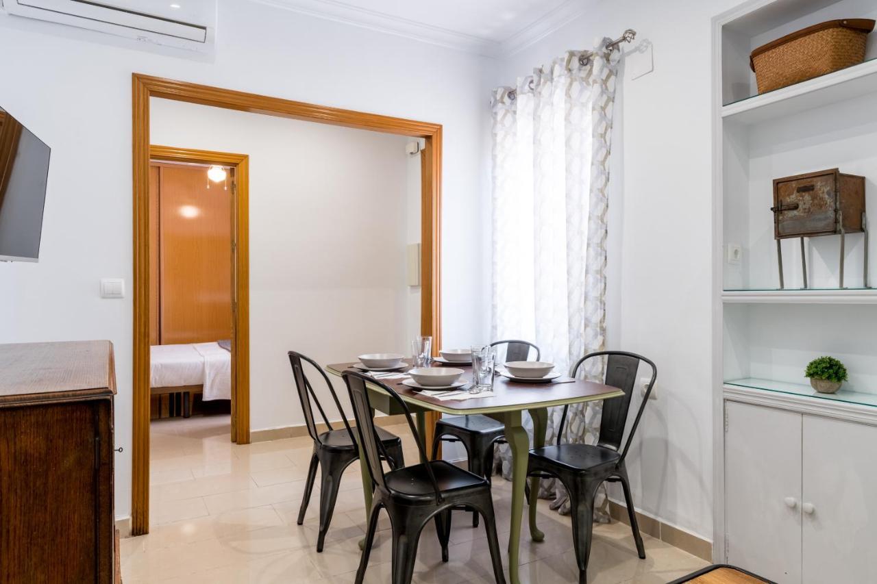Holi-Rent Salado Apartment Seville Exterior photo